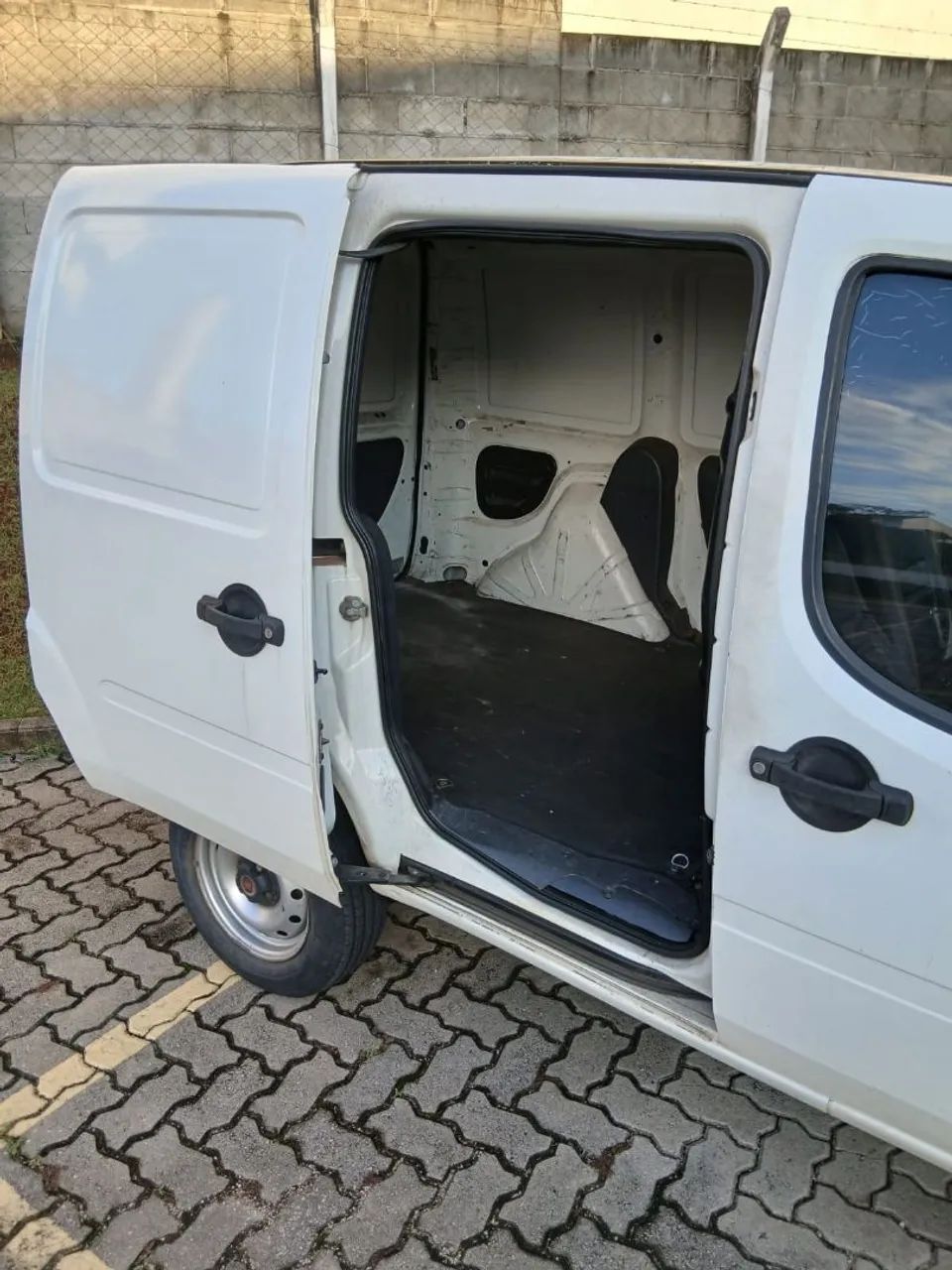 Fiat Doblo Cargo 1.4 MPI Fire Flex 8V 3P 2012 - Foto 5