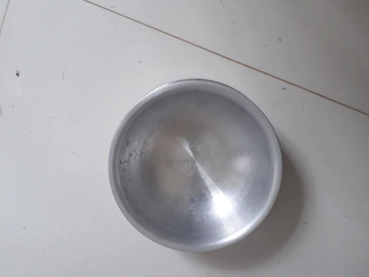 Estou vendendo uma tigela para pets.