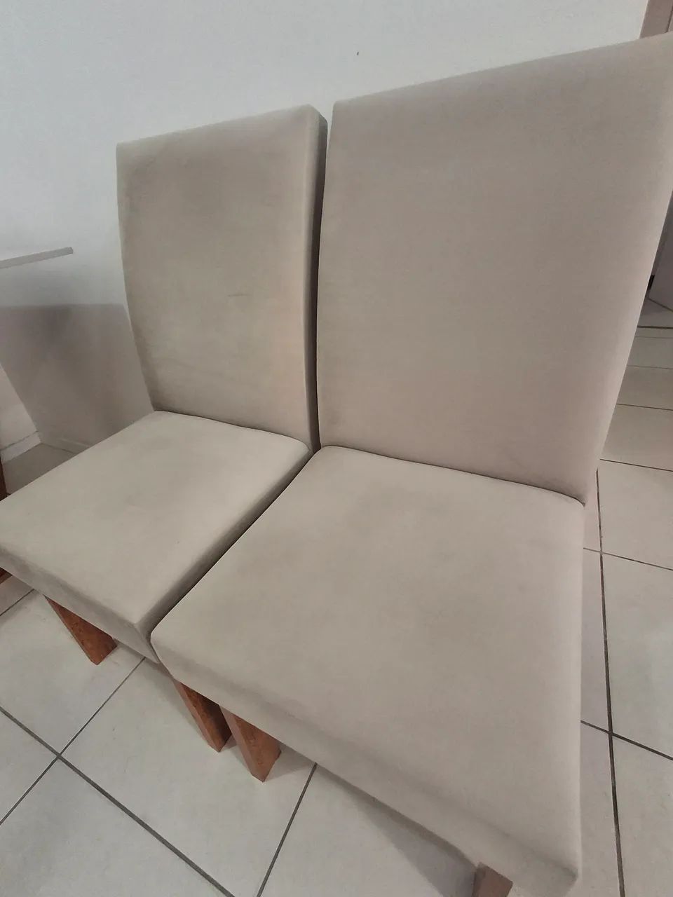 Mesa de jantar 4 lugares 