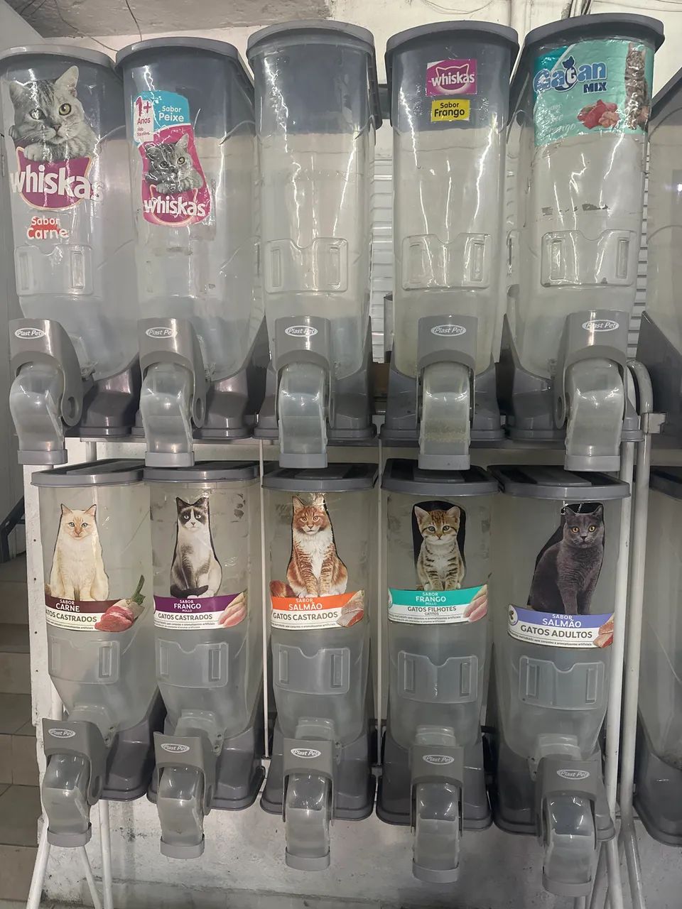 Módulo Expositor de Ração a Granel com 10 Dispensers - Conservado! - Foto 2