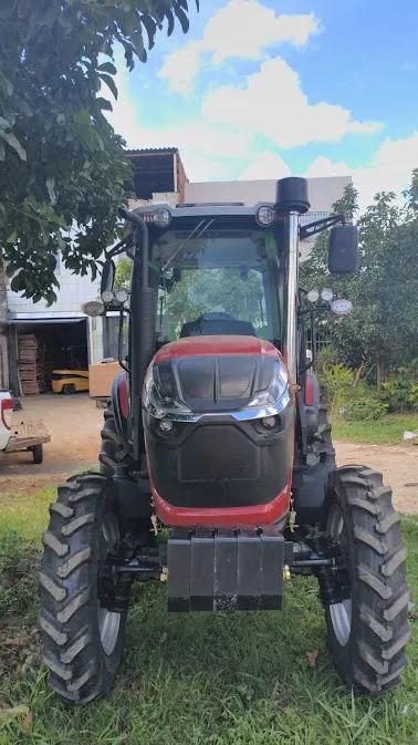 Trator à venda trassado 4 x 4 - Novo