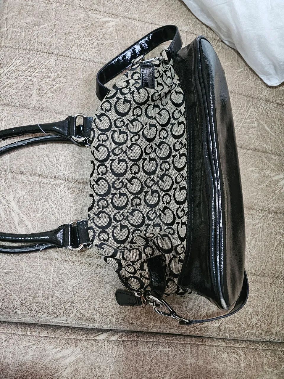 Bolsa de ombro marca guess. - Foto 2