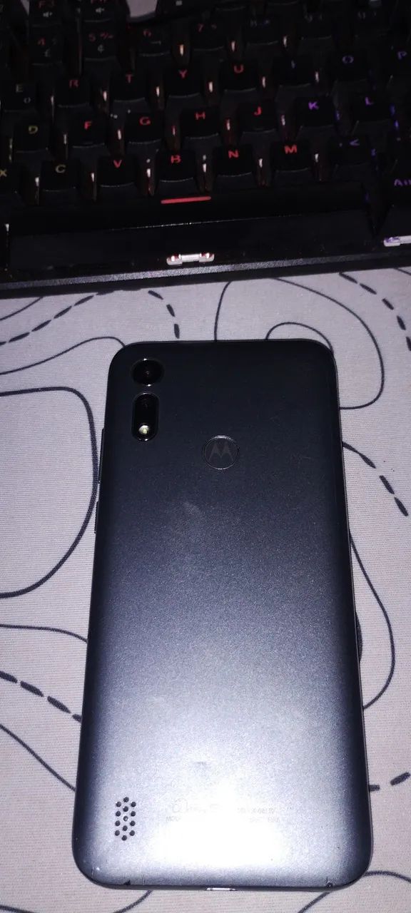 Vendo Moto E6s Semi Novo, em ótimo estado e com marcas de uso  - Foto 2