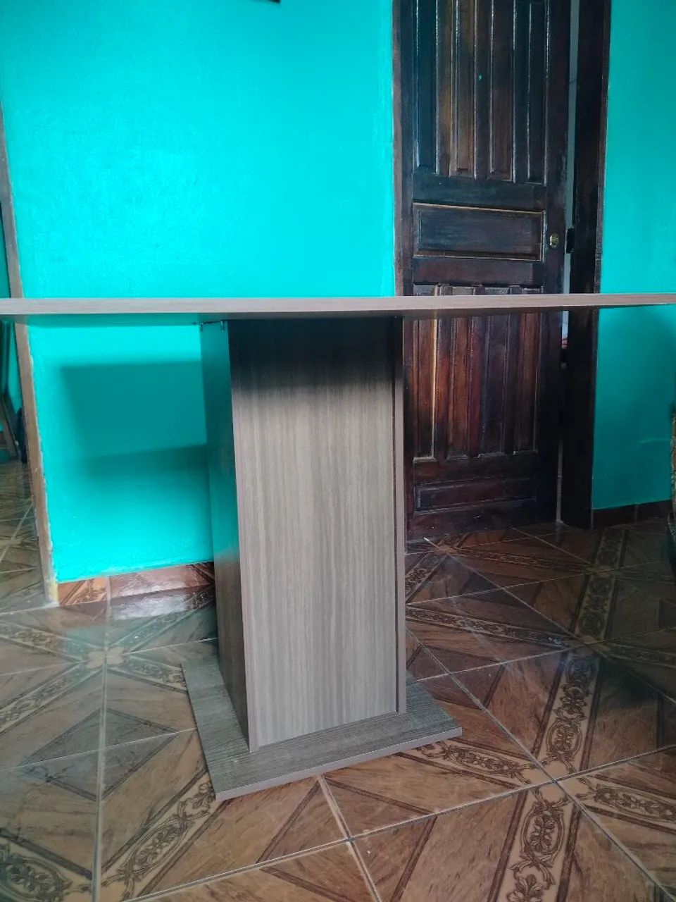 Mesa com tampo de madeira 90X90 com 4 cadeiras  - Foto 2