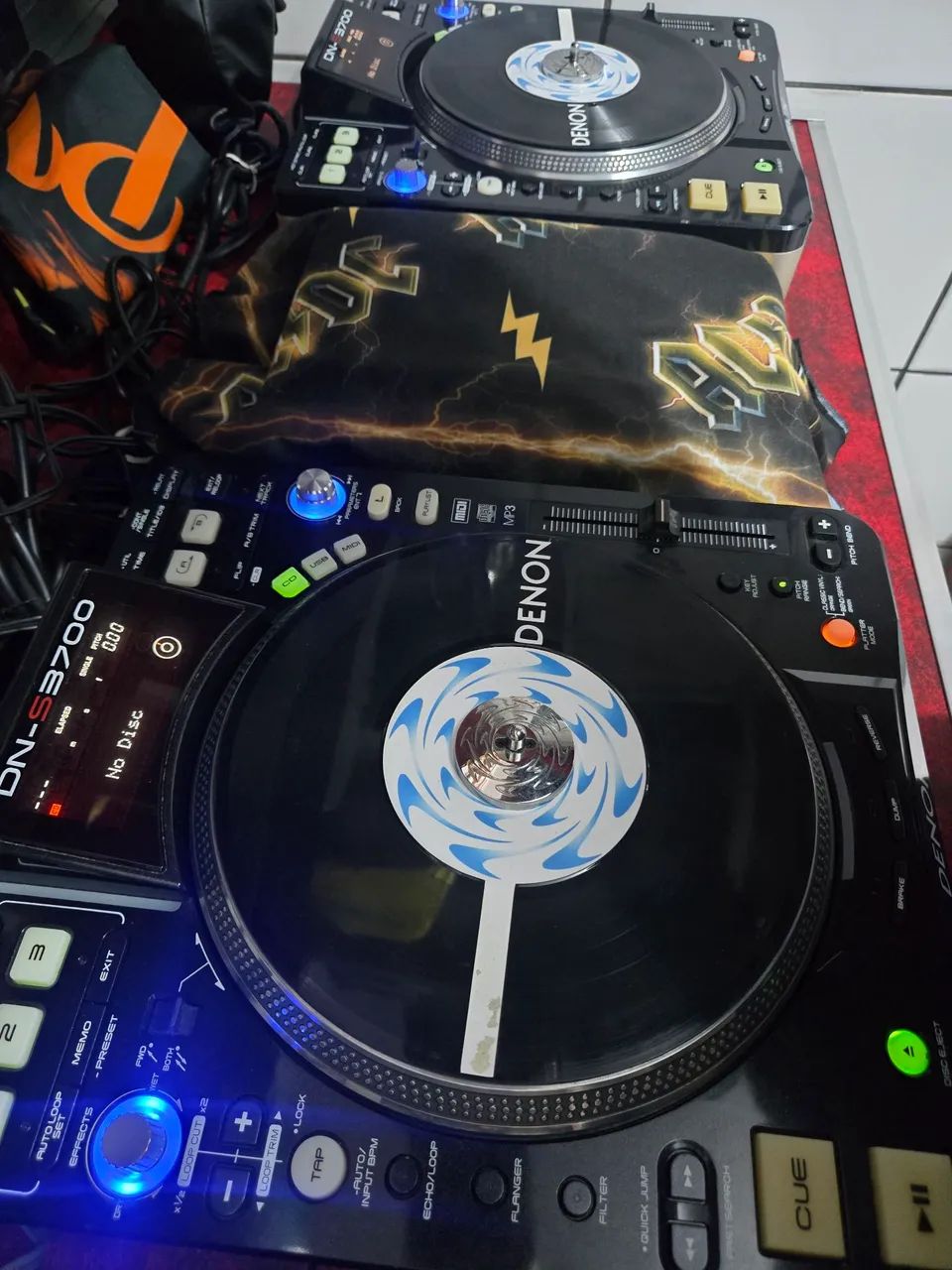 VENDE-SE PAR DE CDJ DENON MODELO 3700 - Equipamentos e Acessórios