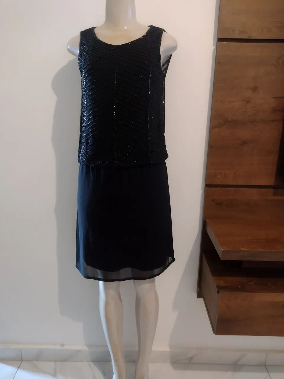 Vestido preto bordado