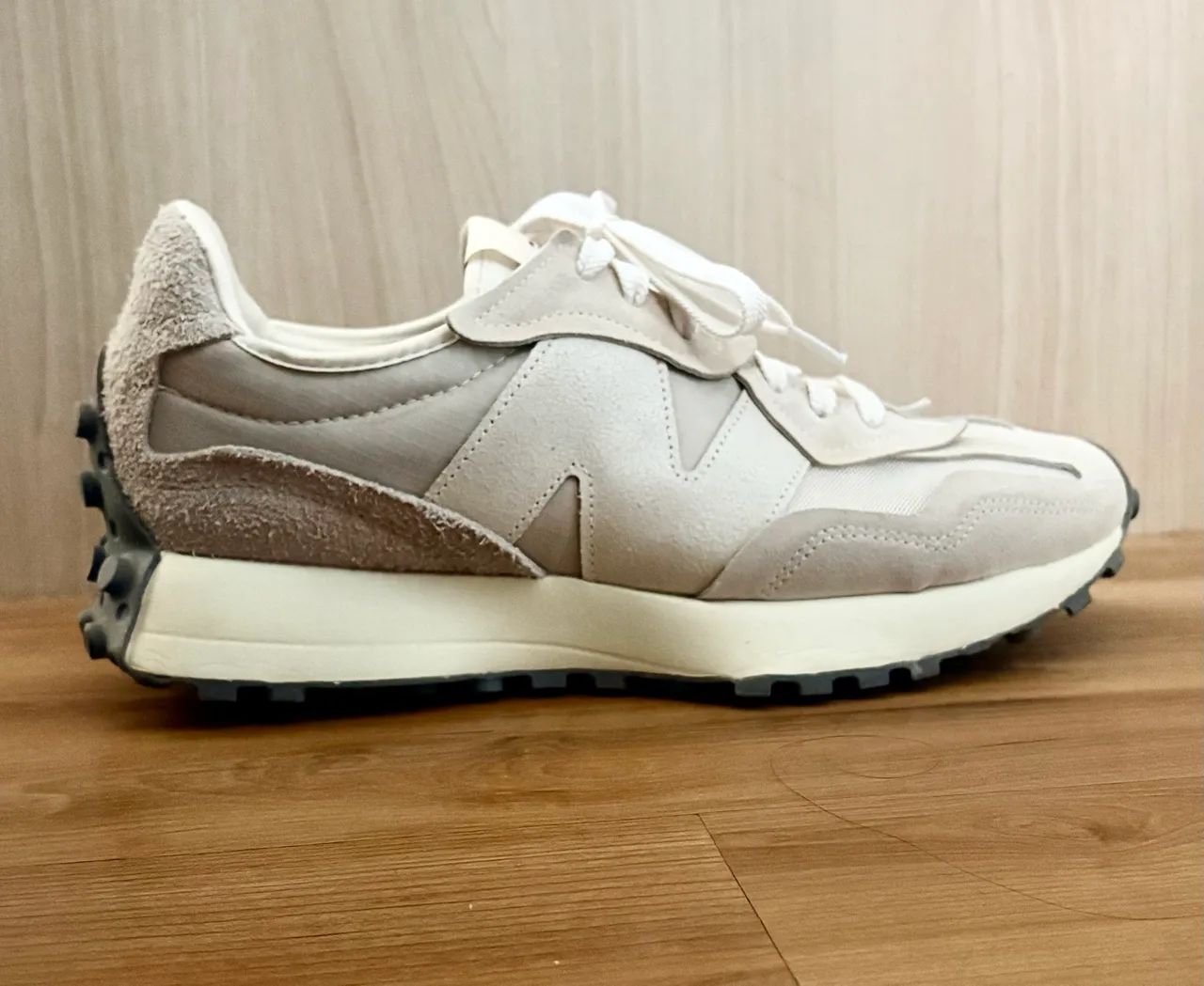 Tênis New Balance 327 