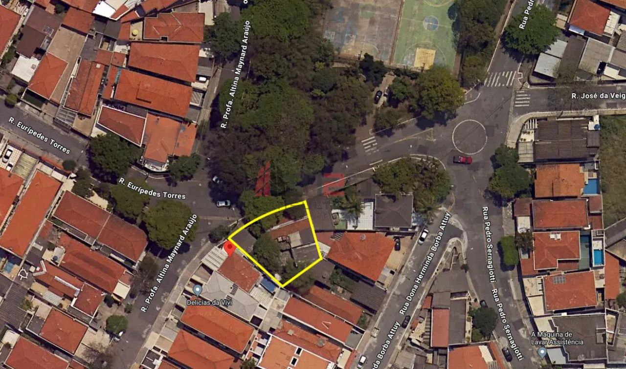 Terreno à venda no Parque São Domingos