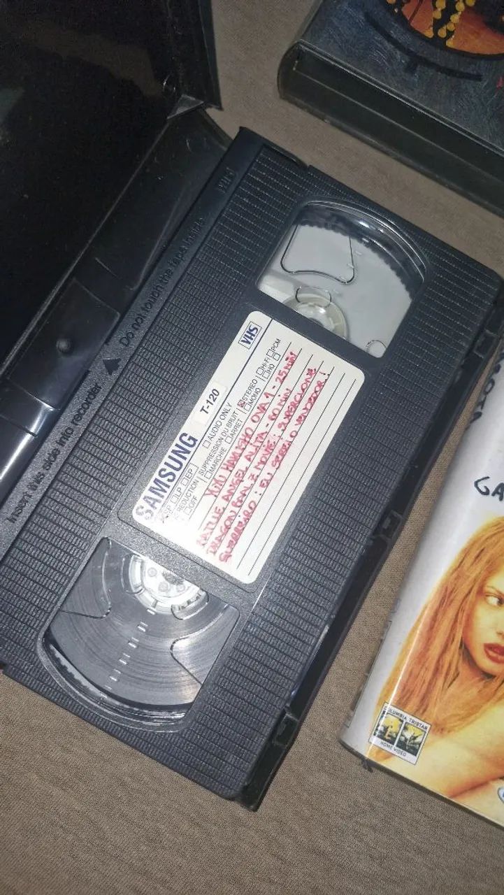6 vhs gravados com capa dura - Foto 2