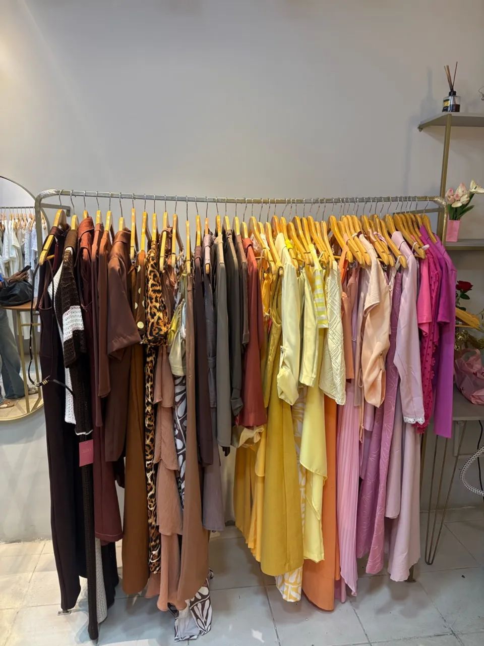 Araras para loja de roupa 