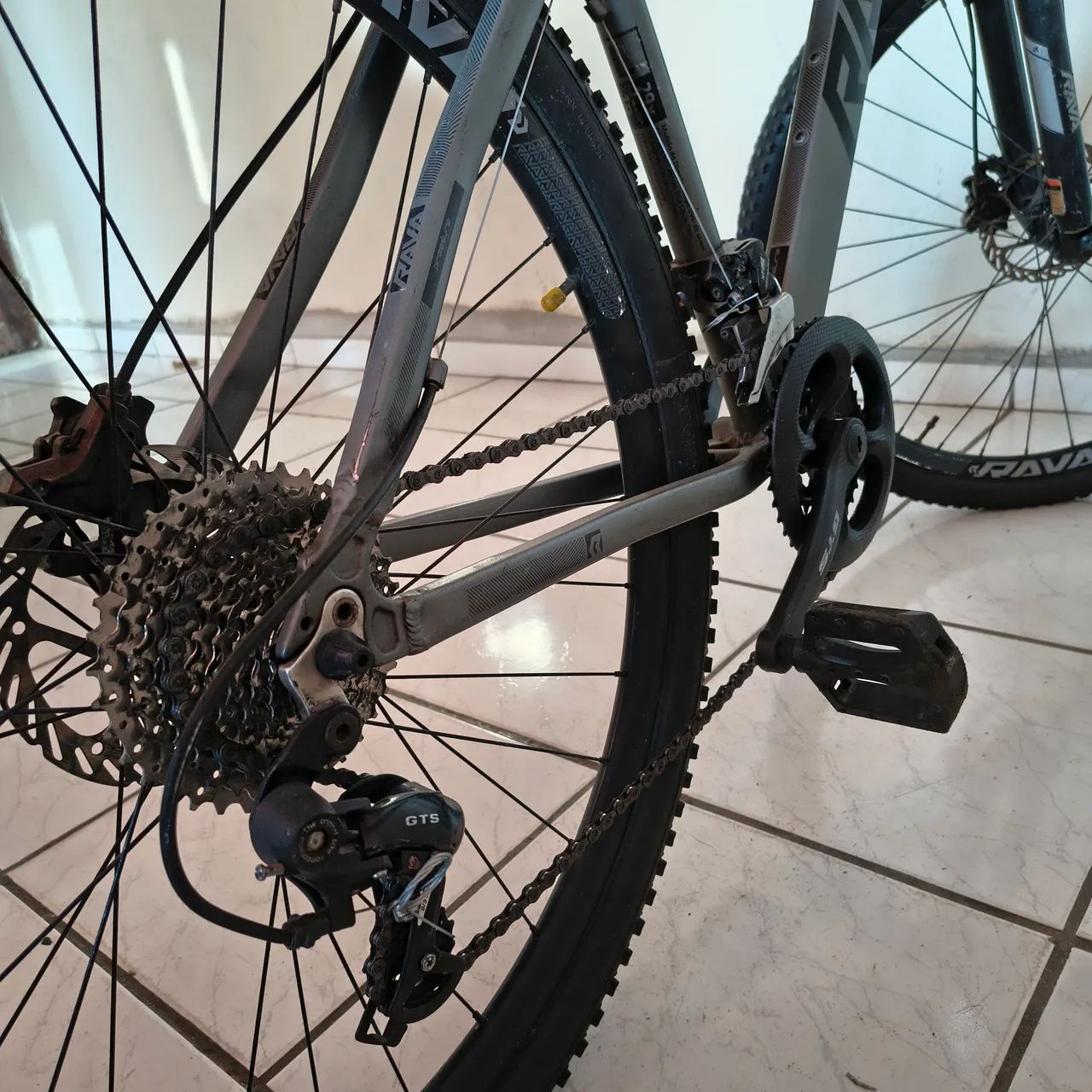 Bicicleta aro 29 excelente estado  - Foto 4