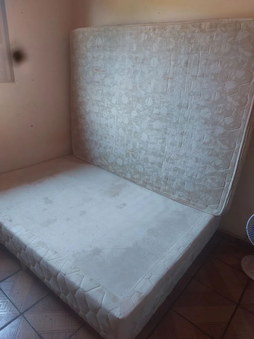Cama de casal com colchão 