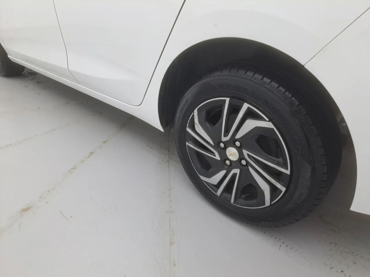 Chevrolet Onix Hatch 1.0 12V Flex Mec. 4P, foto 12 de 18