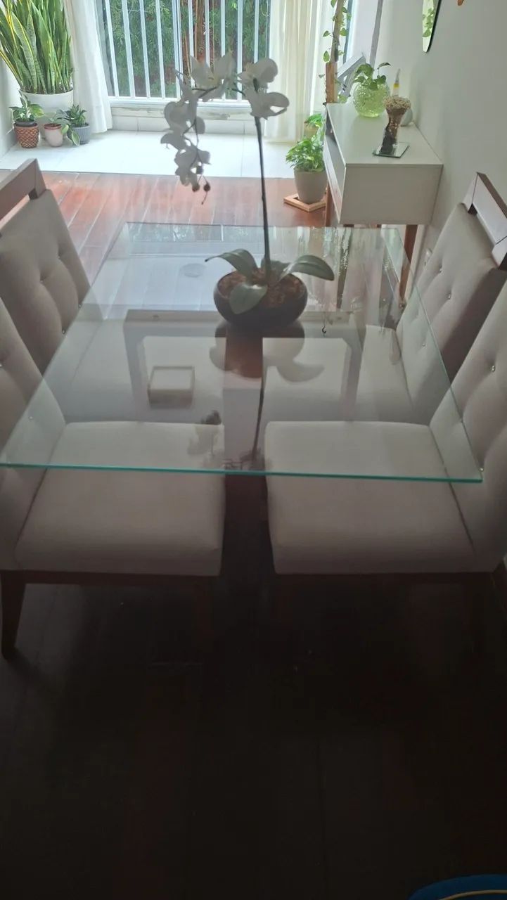 Mesa tampo de vidro c/ cadeiras perfeito estado - Foto 4