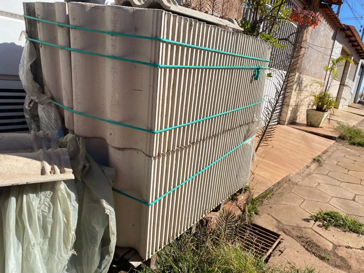 186 new cement roof tiles