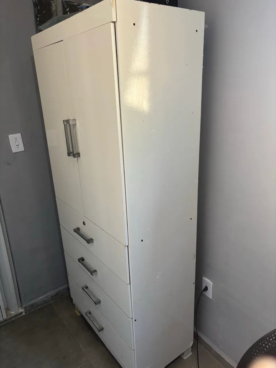 Guarda-roupa de solteiro 