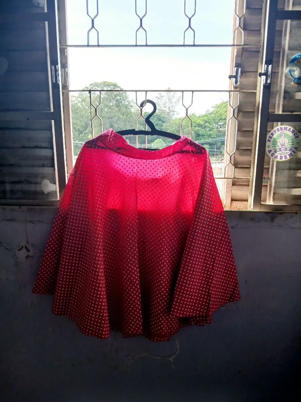 Lote de saia e vestido  - Foto 3