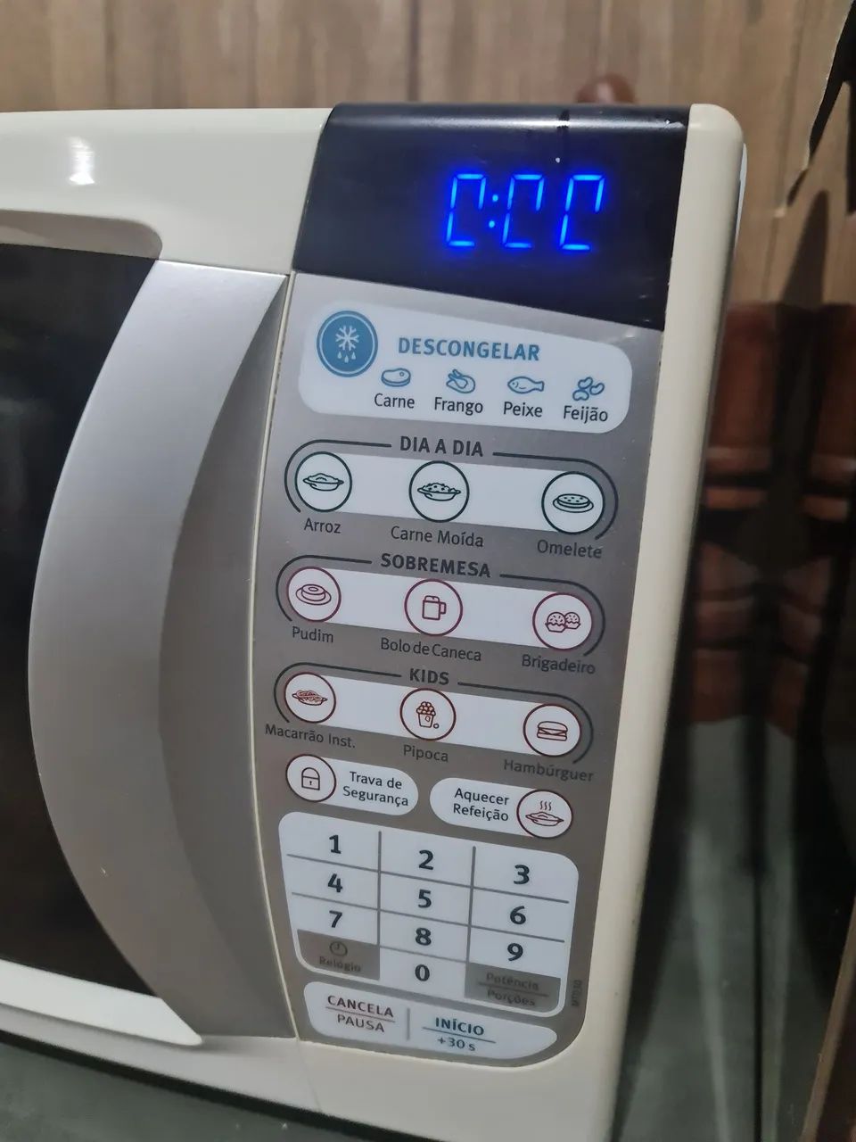 Micro-ondas Electrolux 20 litros 110v branco - Foto 4