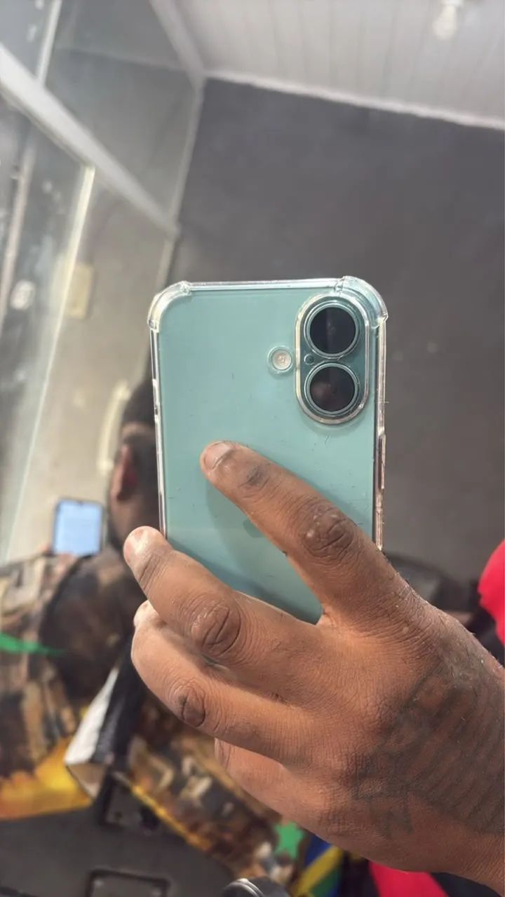 iPhone 16