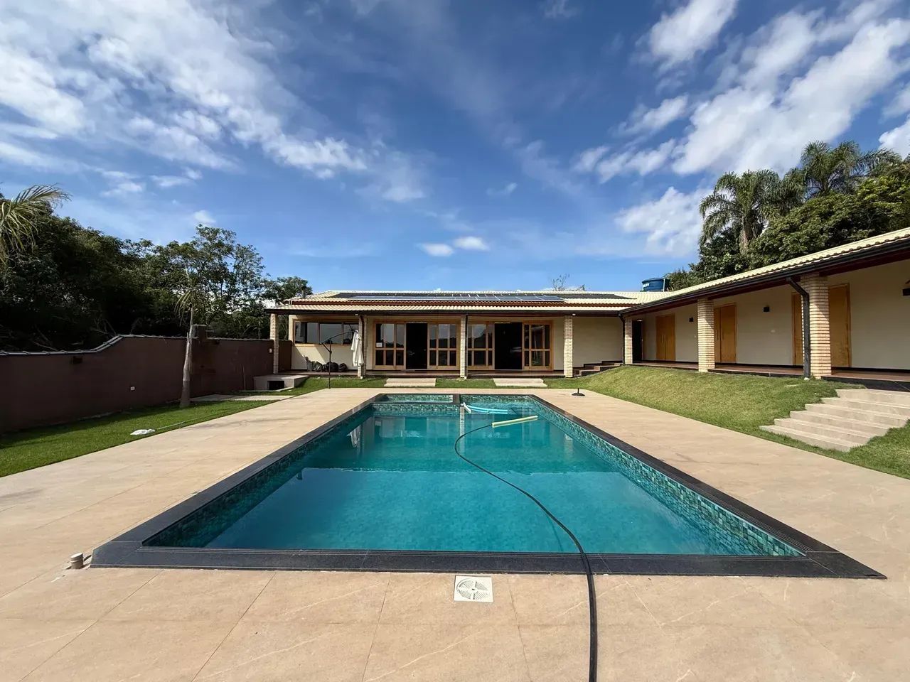 Ibiúna, linda chácara com 5 suítes apenas 3km do centro - Foto 3