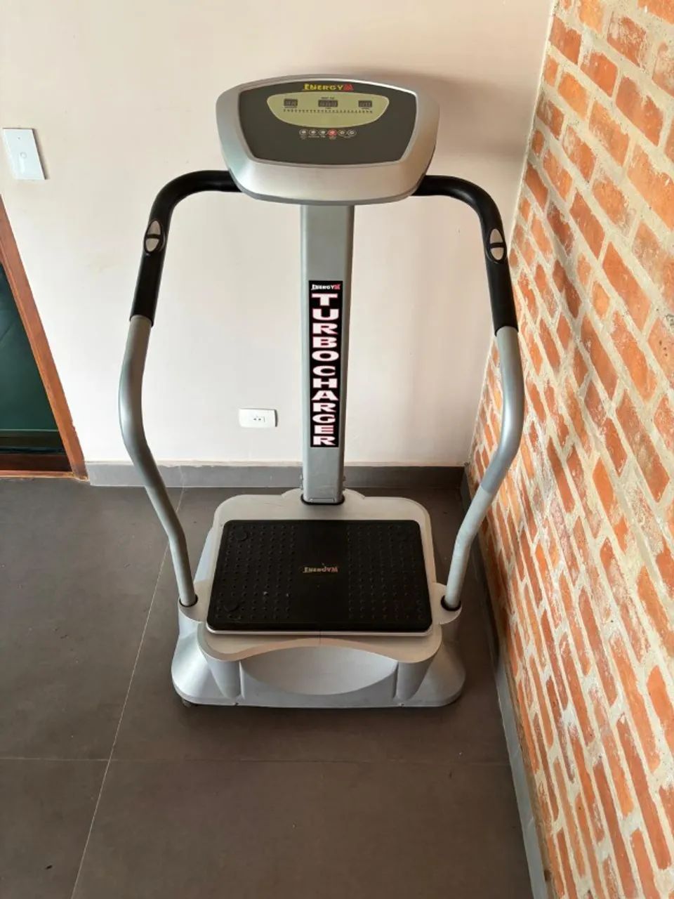 Plataforma Vibratória Energym Turbo Charger - Usada, Funcionando - Foto 5