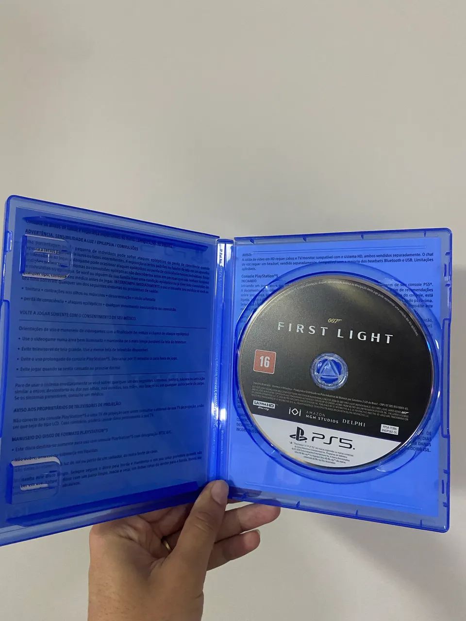 007 - First Light (PS5) - Foto 2