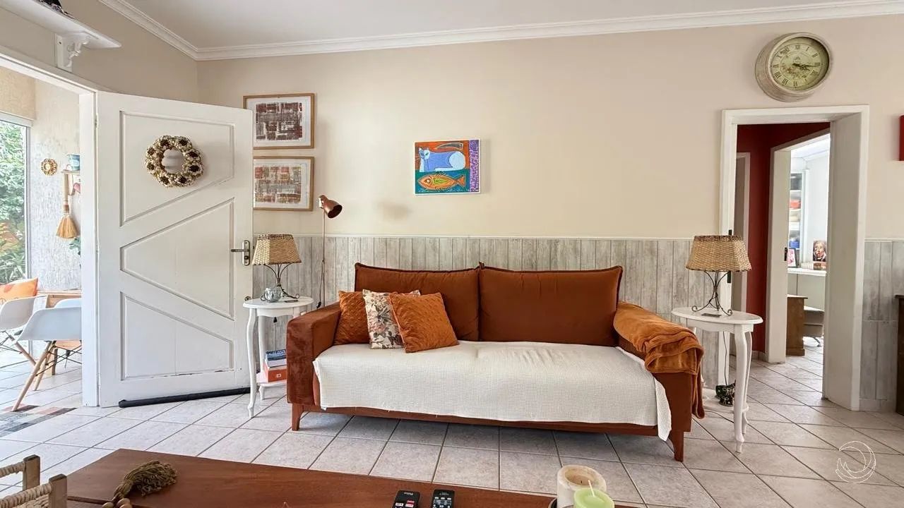 Casa residencial com 3 quartos em Sambaqui - Foto 4