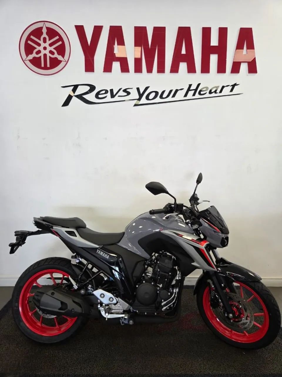 YAMAHA FZ25 CONNECTED 2026