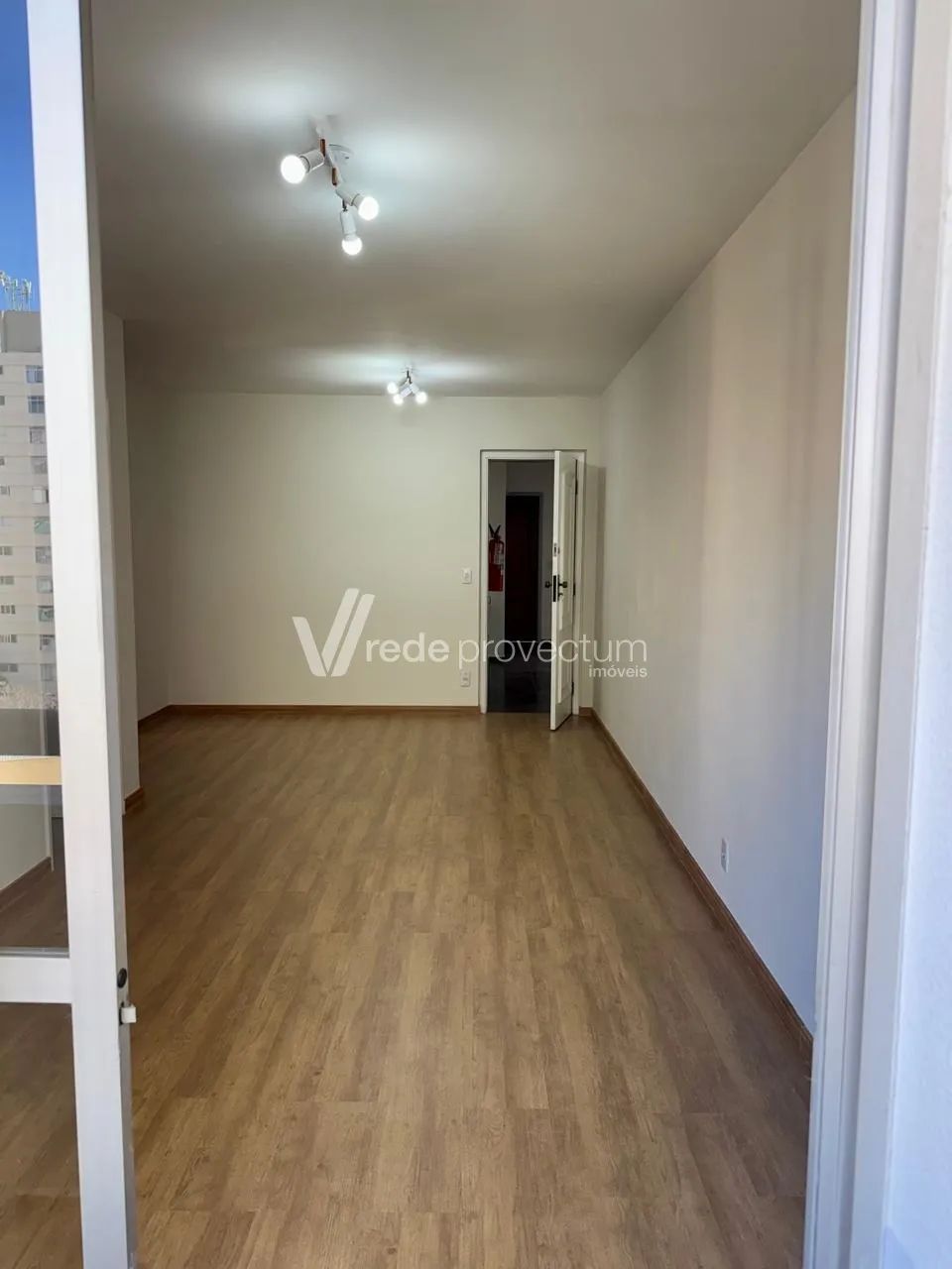 Estilo e Praticidade a 50m do Centro de Convivência | Impecável! - Foto 2