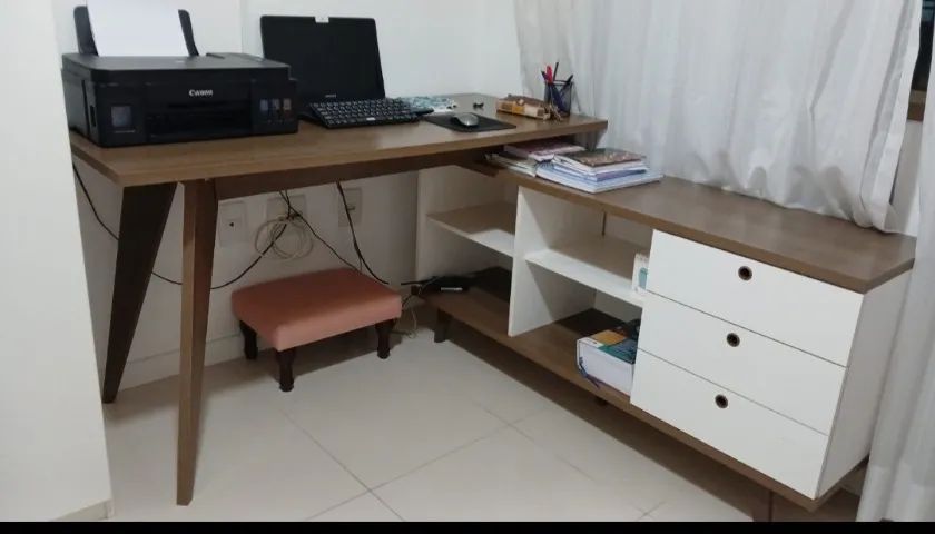 Mesa escrivaninha em L