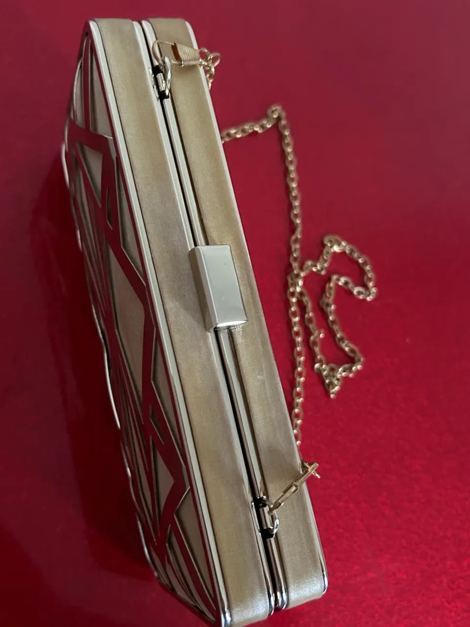 Bolsa clutch com acabamento em veludo - Foto 2