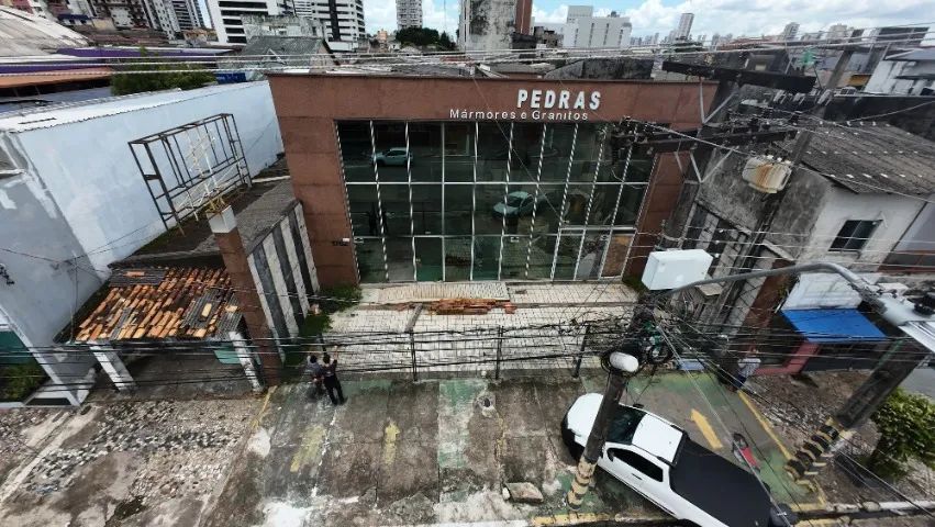Ponto Comercial / Galpão Amplo - Trav. Lomas Valentinas (Próximo à Duque) 
