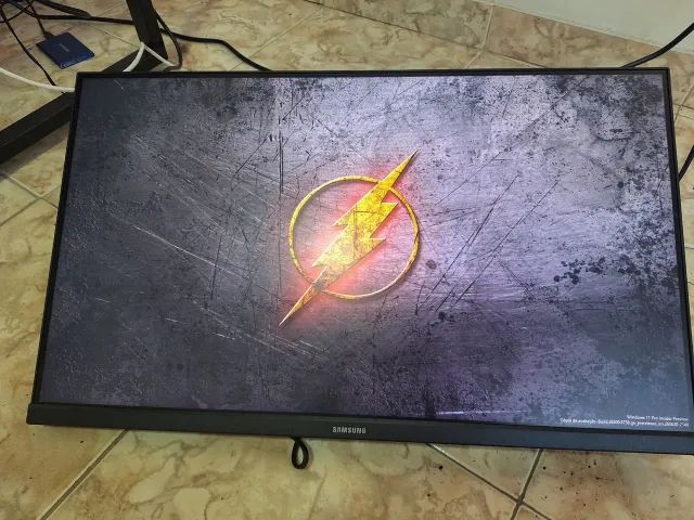 Monitor Samsung Odyssey G3 com defeito - Foto 4