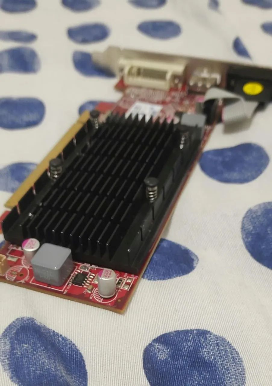 Placa de video Hd 5450 1gb - Foto 3