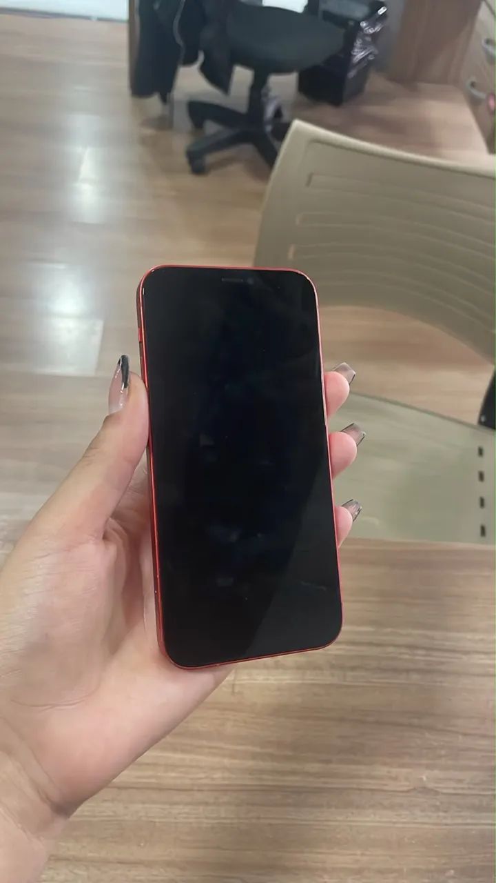 Vendo iPhone 12 em ótimo estado de conservação 