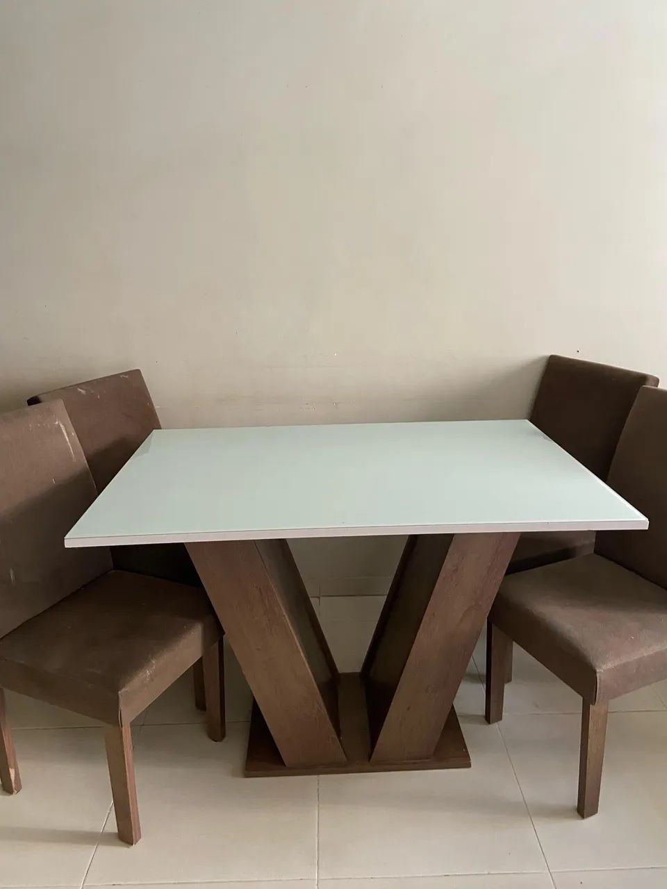 Vendo mesa de 4 cadeiras - Foto 3