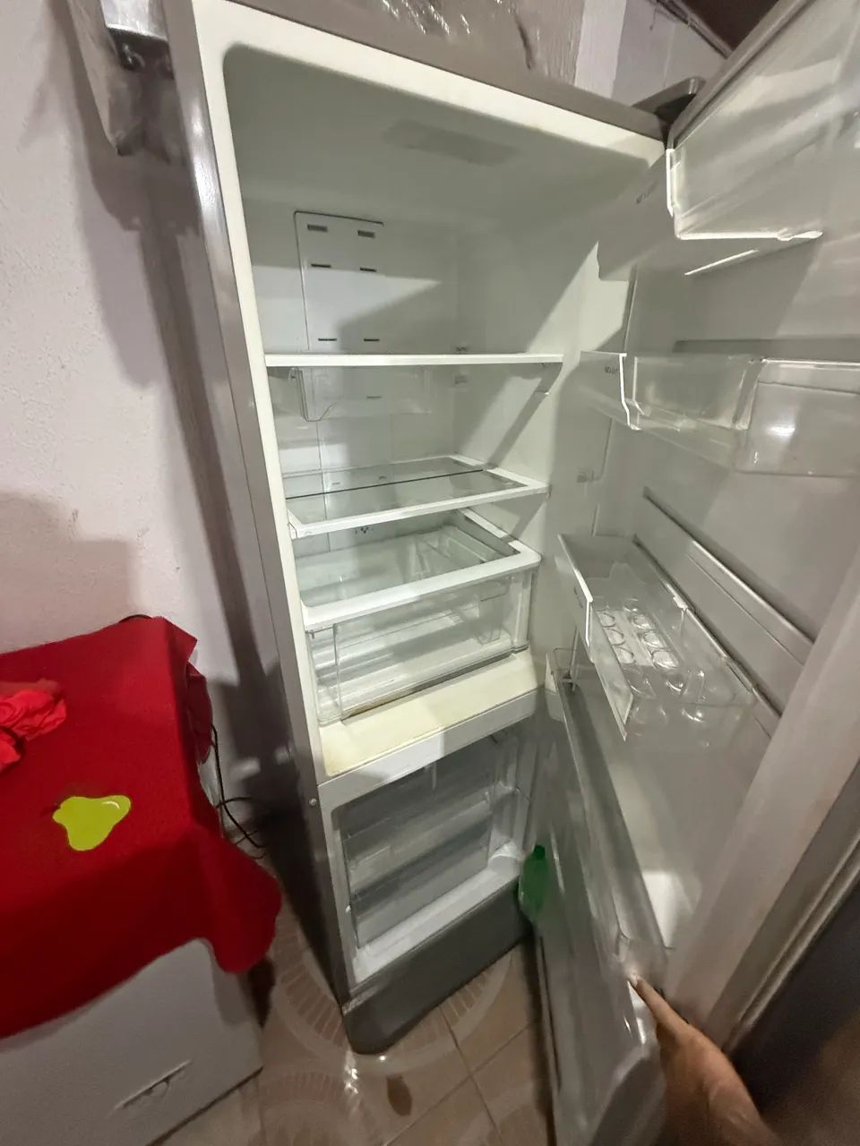 Vendo geladeira funcionando perfeitamente  - Foto 3
