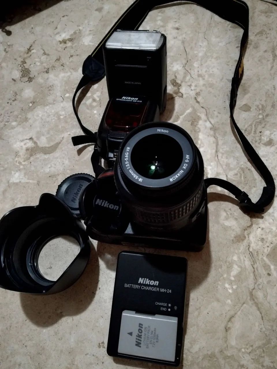 Nikon D3200 -  Lente 18-55 + Flash SB-910 + Bolsa