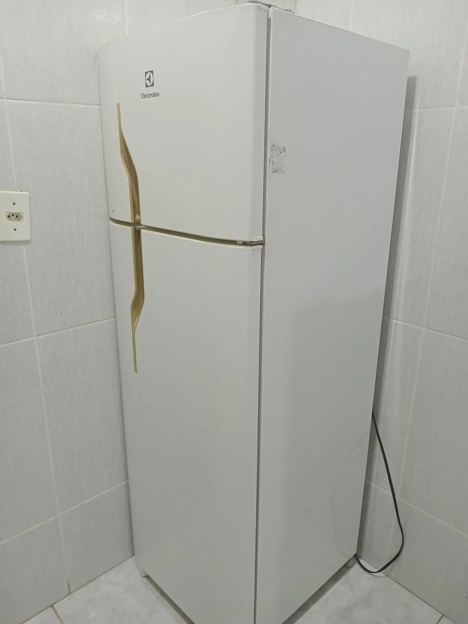 Geladeira com defeito 486405296987852804