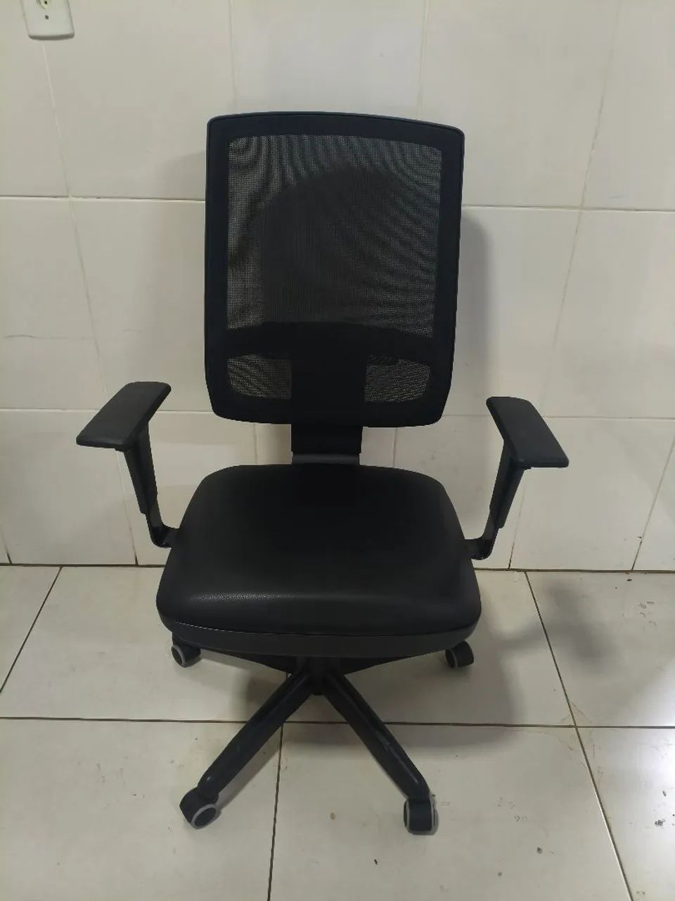 Cadeira Ergonômica brizza rn17 semi nova.