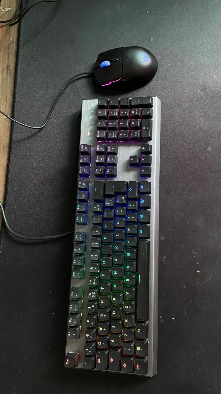 Teclado e mouse gamer 
