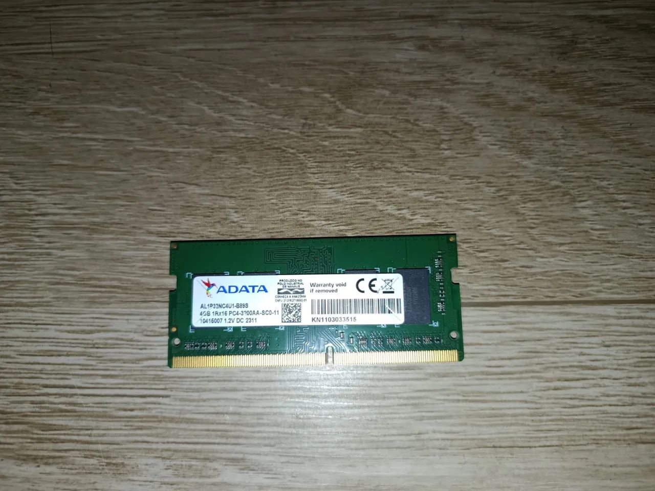Memória RAM 4GB ADATA DDR4 3200Mhz
