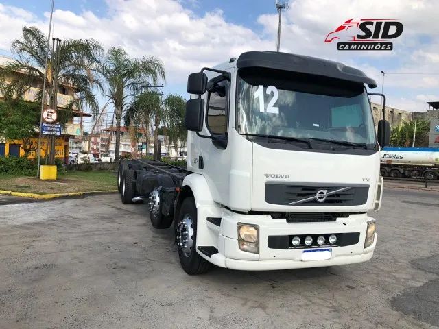 VOLVO 270 2012  - Foto 2