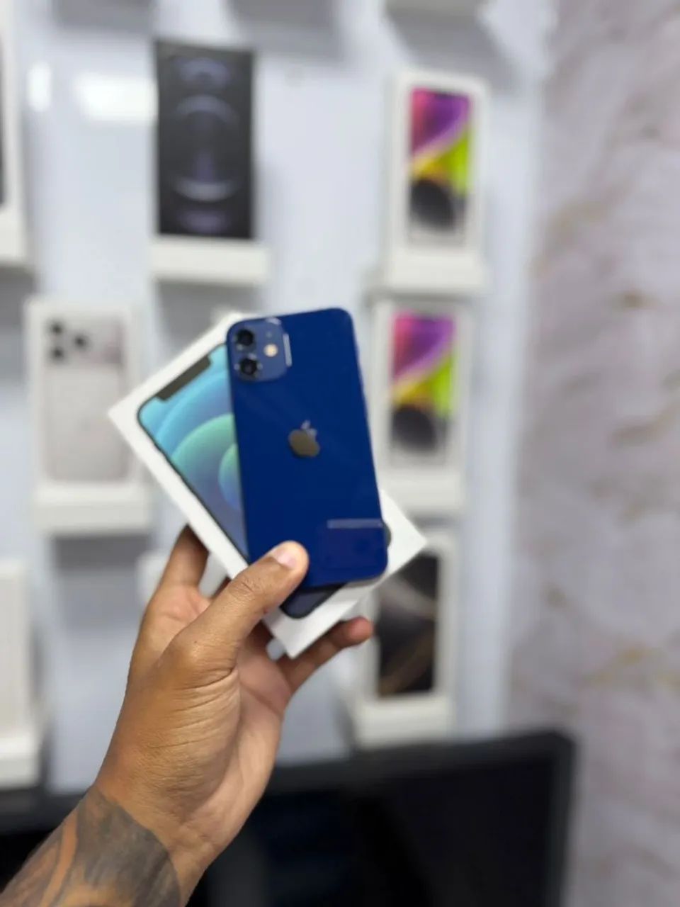 IPHONE 12 MINI 64GB<br>R$ 1.450,00 - Celulares e Smartphones