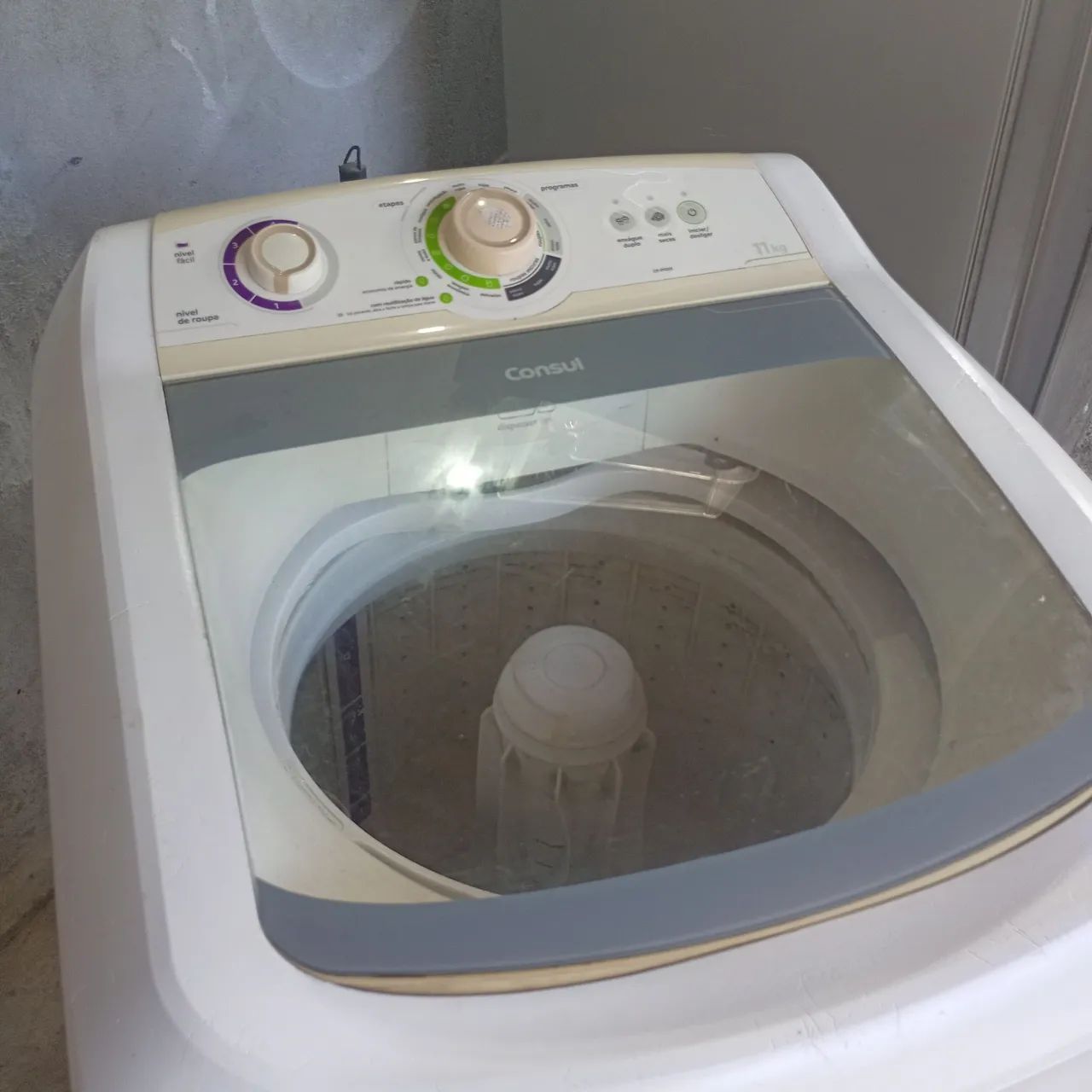Máquina lava Consul 11k funciona bem 