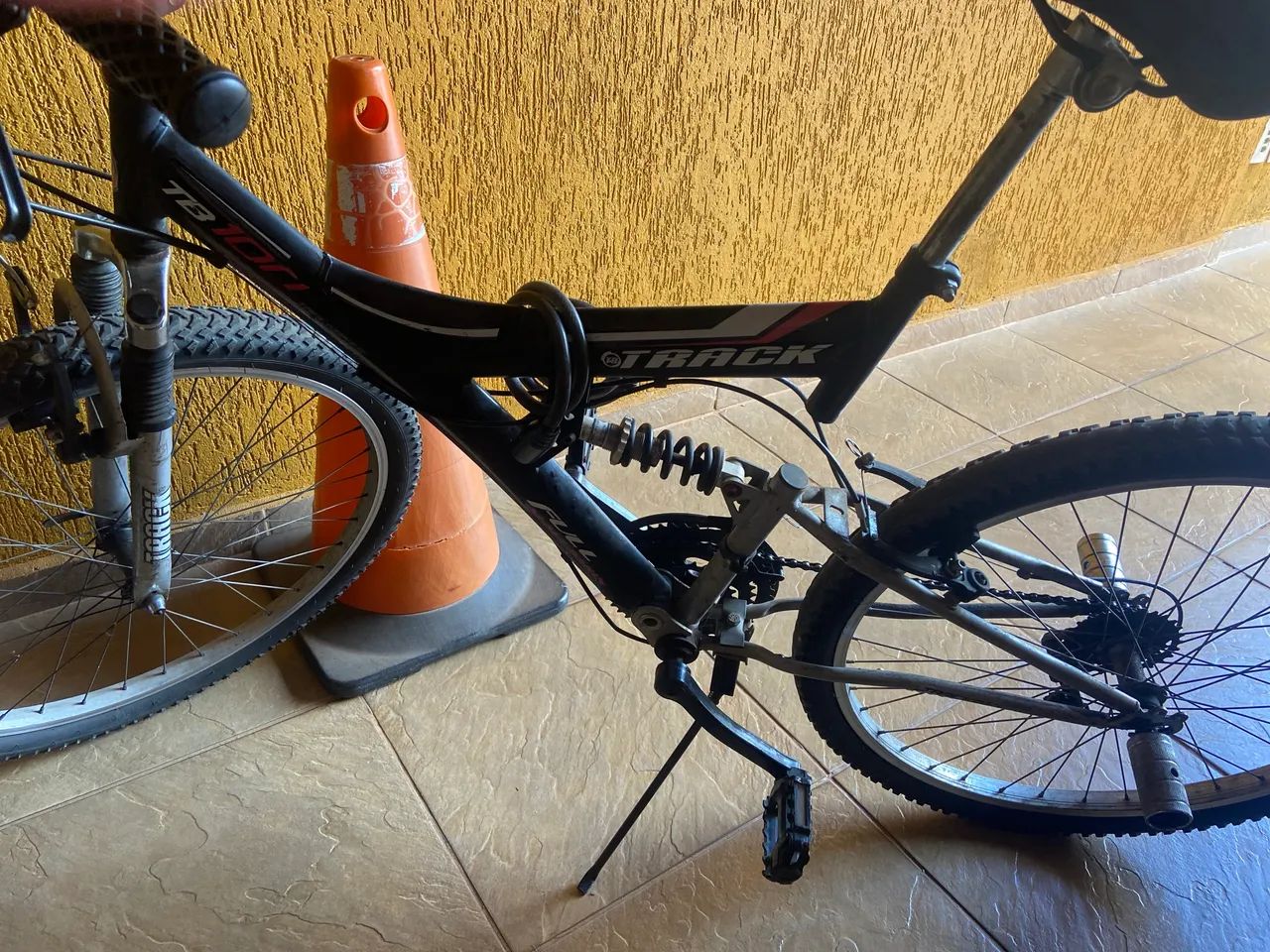 Bicicleta preta track 
