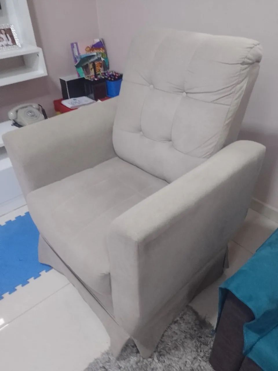 poltrona de amamentação com puff - Foto 2