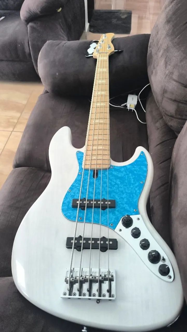 Baixo Sire v7 2 geração  - Foto 3