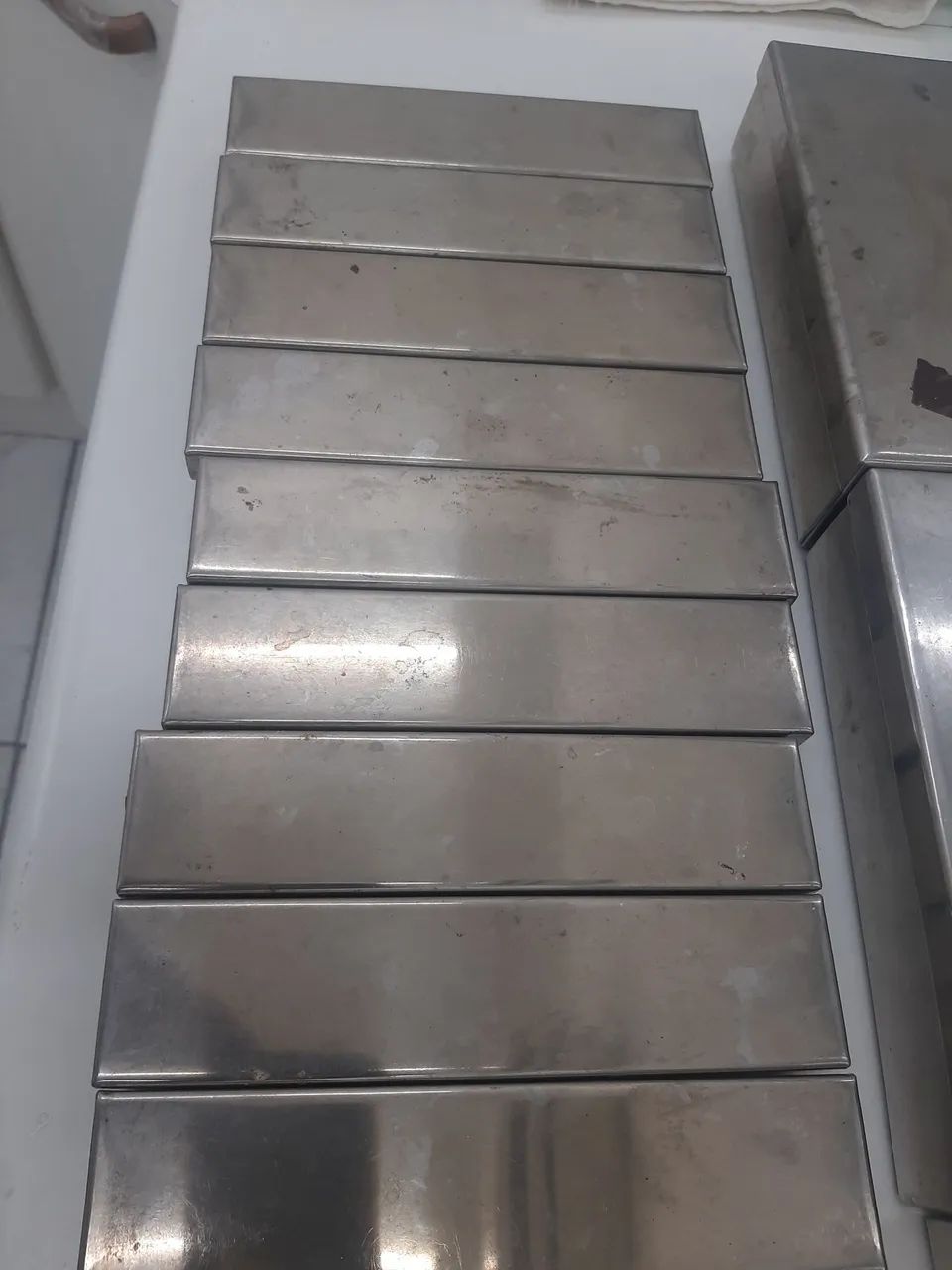Caixas metálicas cirúrgicas 