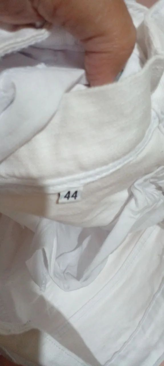 Calça branca com laycra semi nova 44 - Foto 3